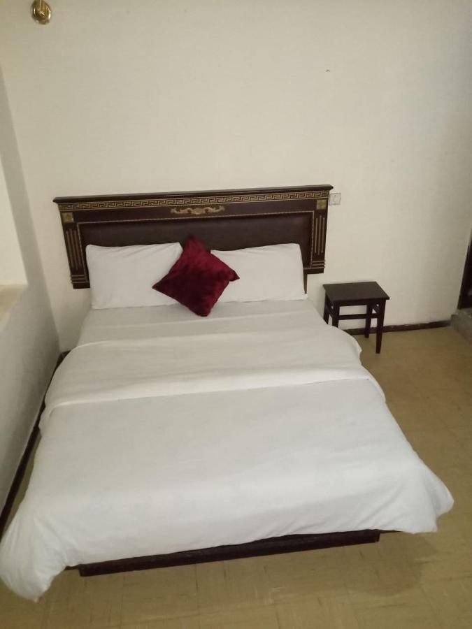 Lucy Guest House Addis Abeba Esterno foto